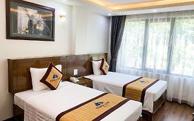 Tùng Lâm Hotel